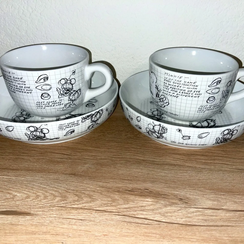 Disney SketchbookMinnie Mouse Serving /Pasta Bowl and Soup Mug Set (4 Peices)